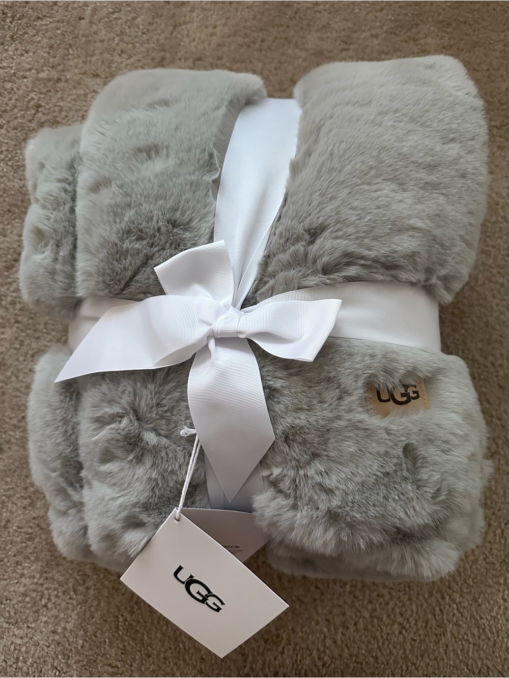UGG Euphoria Plush Faux Fur Throw Blanket - Seal Gray